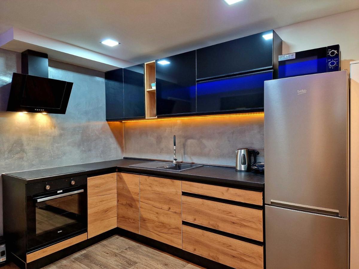 Wellness Gold Apartment With Private Sauna & Jacuzzi Prague Exterior photo